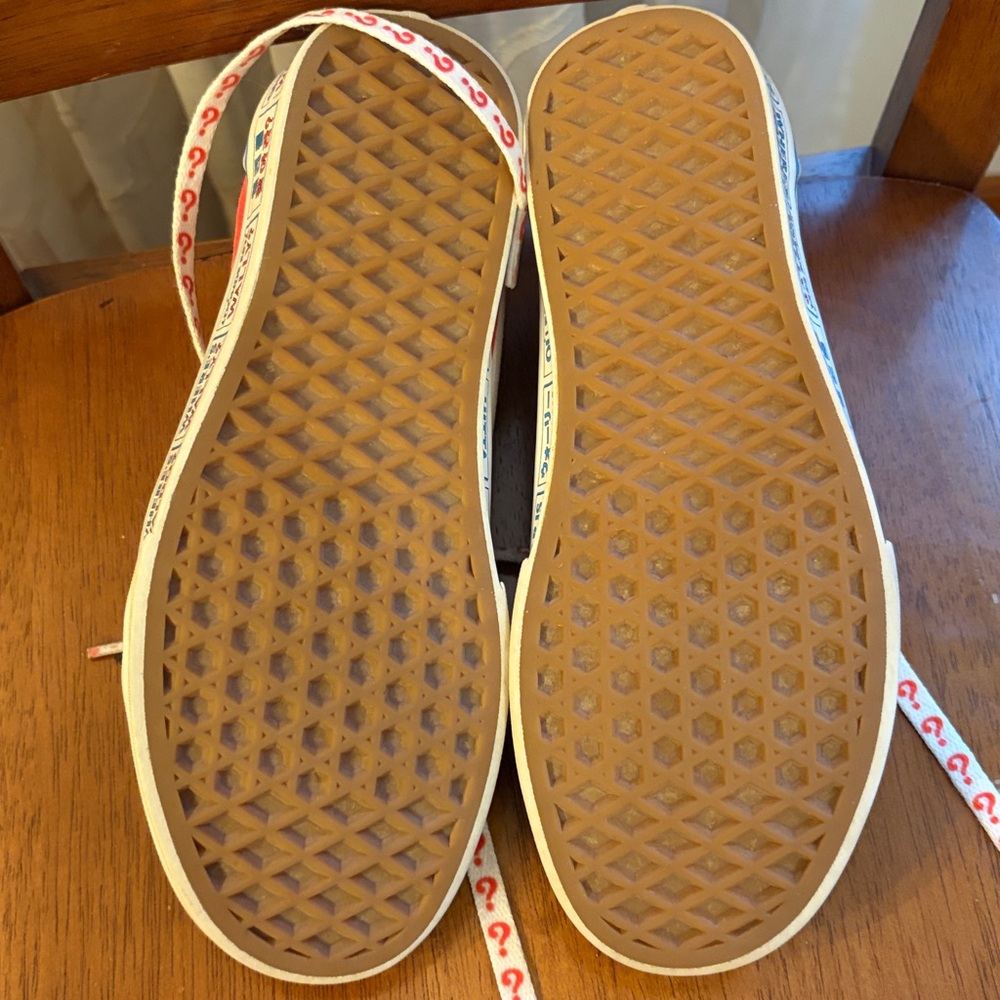 Stylish Red and White Women’s Vans - Picture 5 of 5